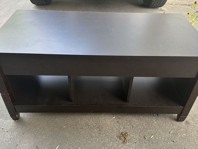 Coffee Table with Liftable Top