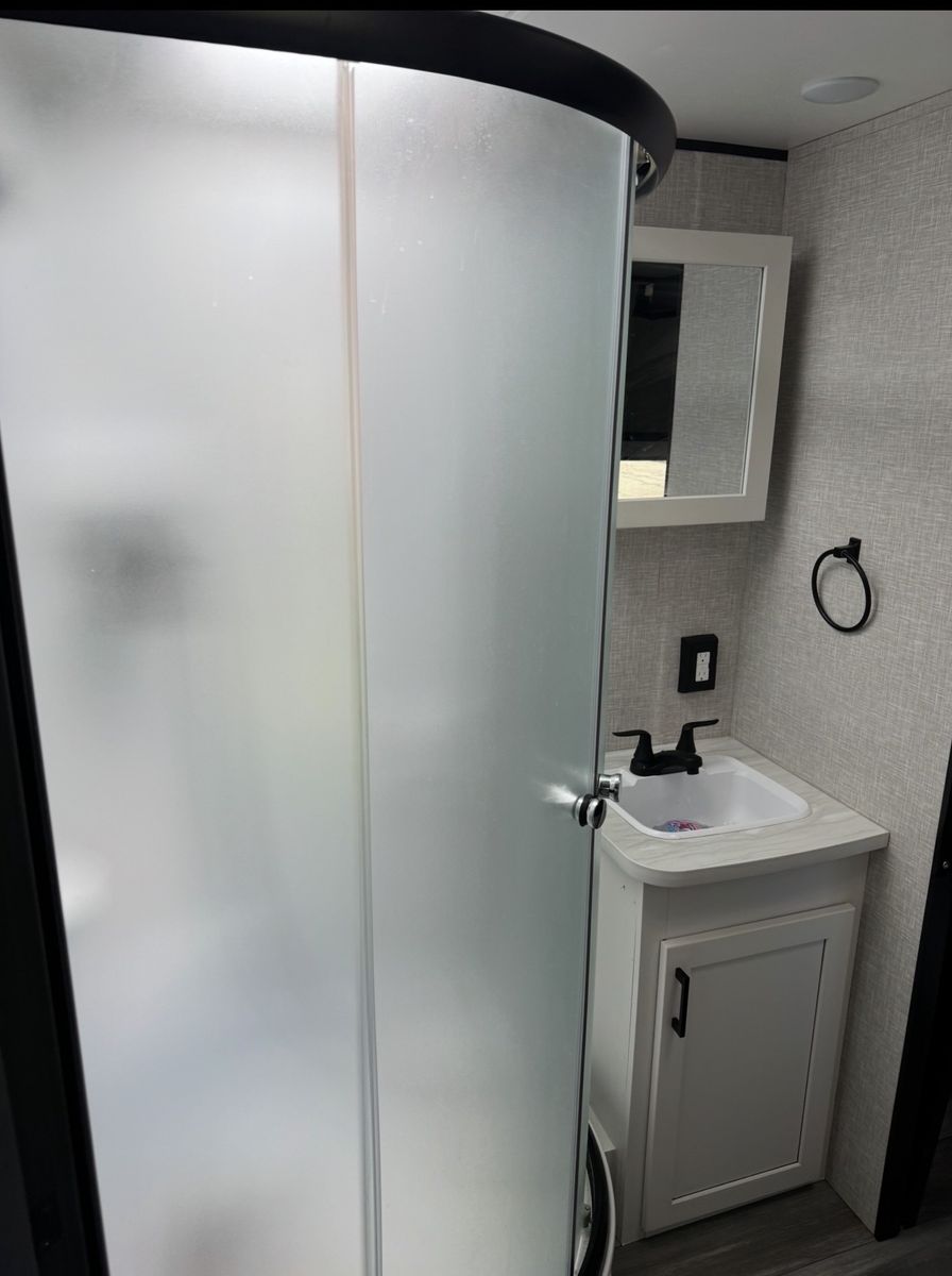 Main image 6