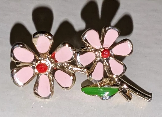 Vintage Chic Elegant Mini Flowers Pink Flower With Gold Tone Brooch Pin 1"