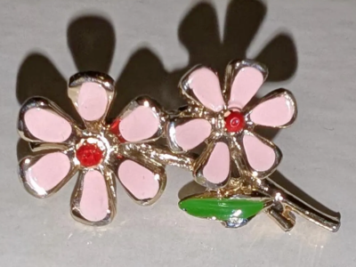 Vintage Chic Elegant Mini Flowers Pink Flower With Gold Tone Brooch Pin 1"
