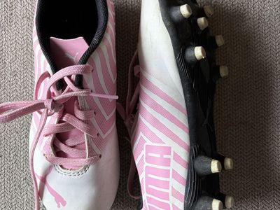 Kid’s Soccer Cleats