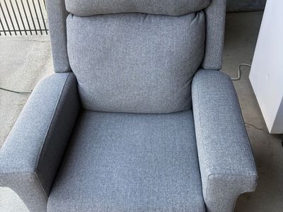 Electric Recliner Chair with USB Charging Port