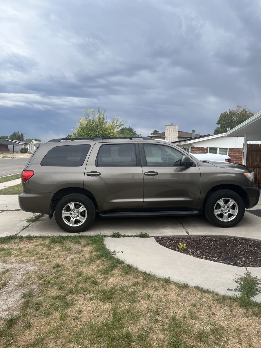 2012 Toyota sequoia