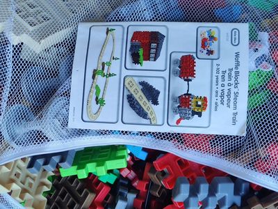 Little Tikes Waffle Blocks Steam Train set