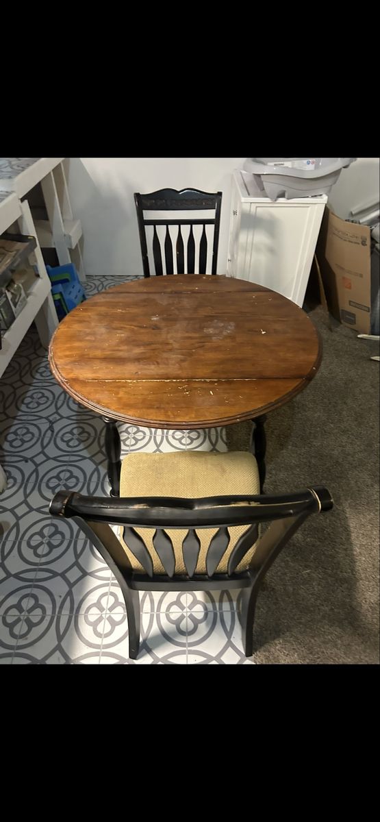 Fold leaf table and chairs
