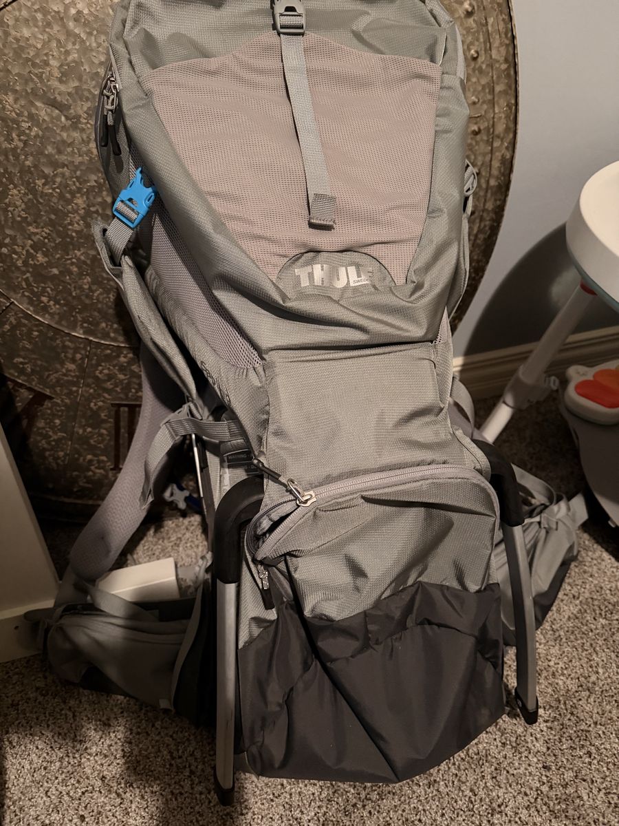 Baby Thule hiking pack 