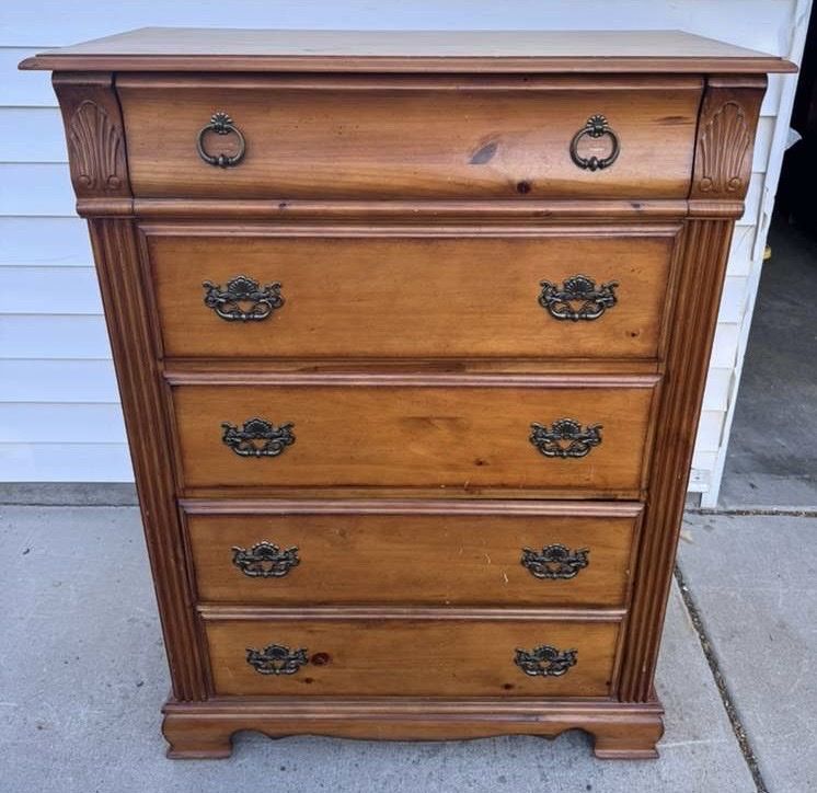 Pretty dresser