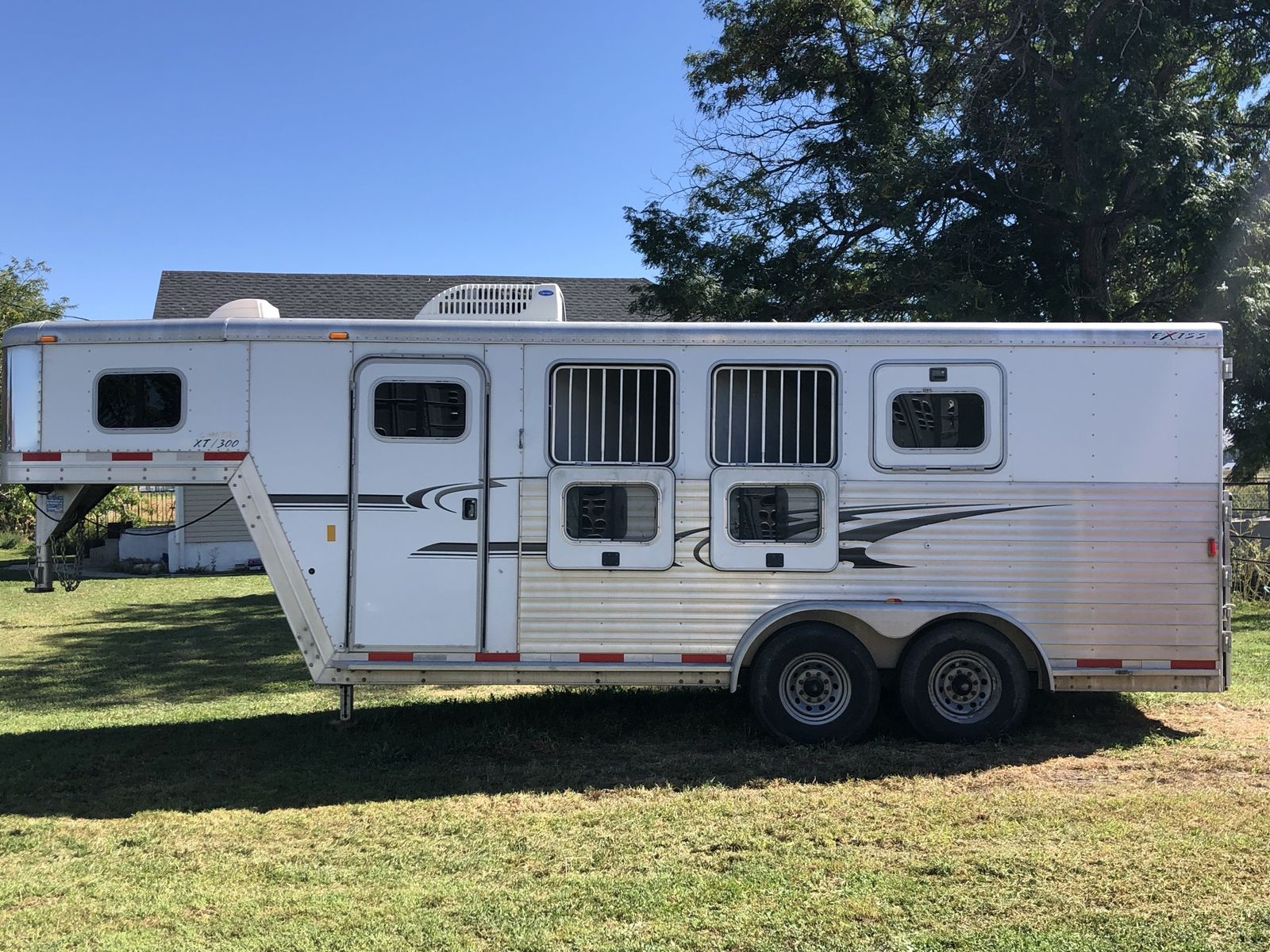 Exiss Horse Trailer
