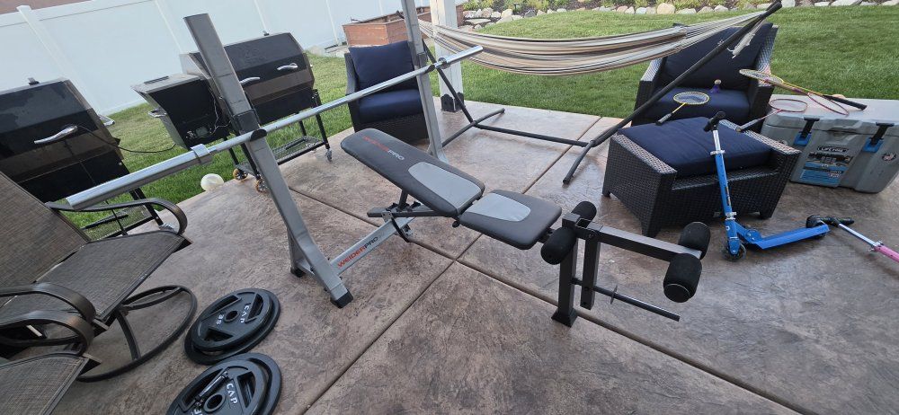 bench press rack and weights