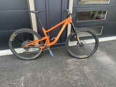 Santa cruz mountain bike