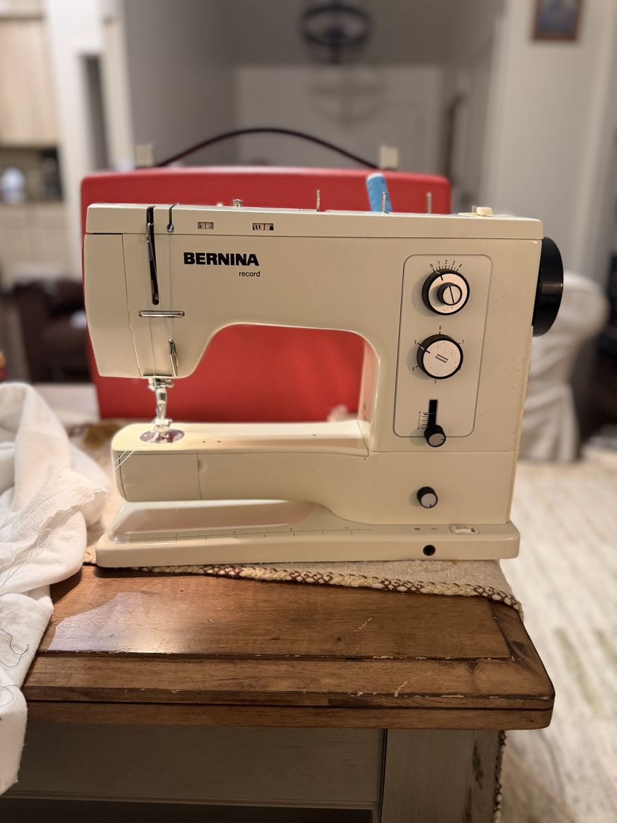 Bernina Record 830.