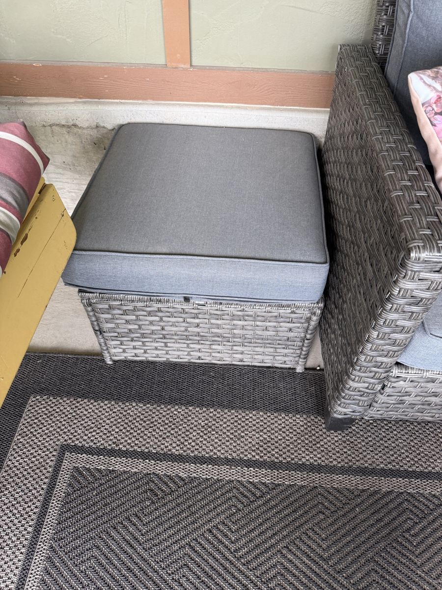 Single low chair/table w/ cushion. New Jardina Sunsitt Outdoor Patio Furniture Set - Unopened (26 lbs)
