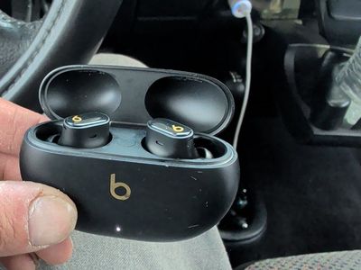 Beats Studio Buds True Wireless Noise Cancelling Earbuds Black with Charging Case