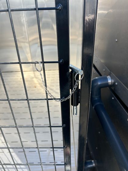 Quick N Clean Walk-In Kennel Pod – Galvanized, 4' x 8' x 7'