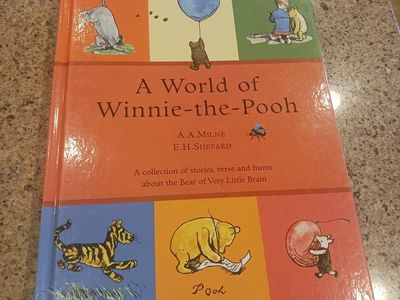 Book A World of Winnie the Pooh