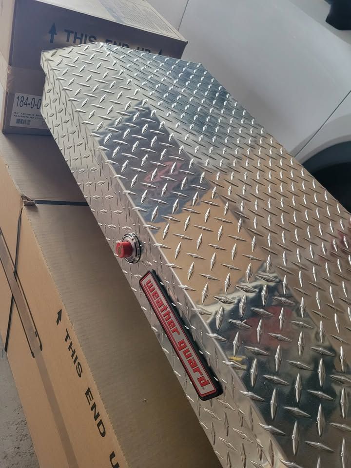 Weather Guard Universal Fit Tool Box 184-0-04