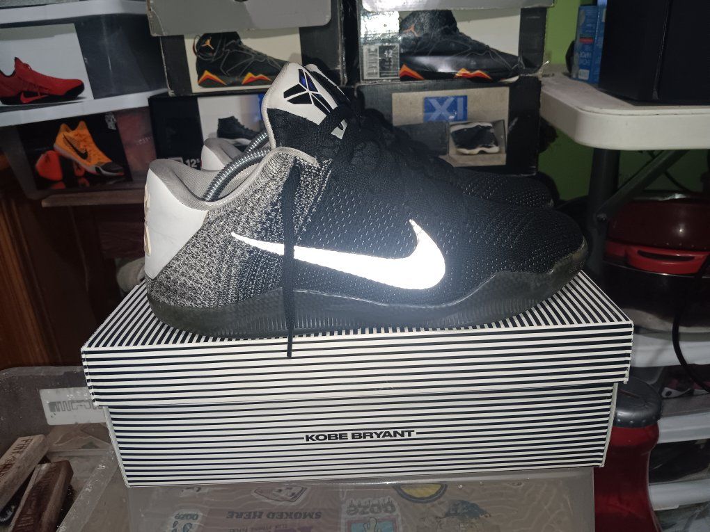 2016 Nike Kobe 11 Low "Last Emperor"