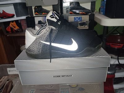 2016 Nike Kobe 11 Low "Last Emperor"