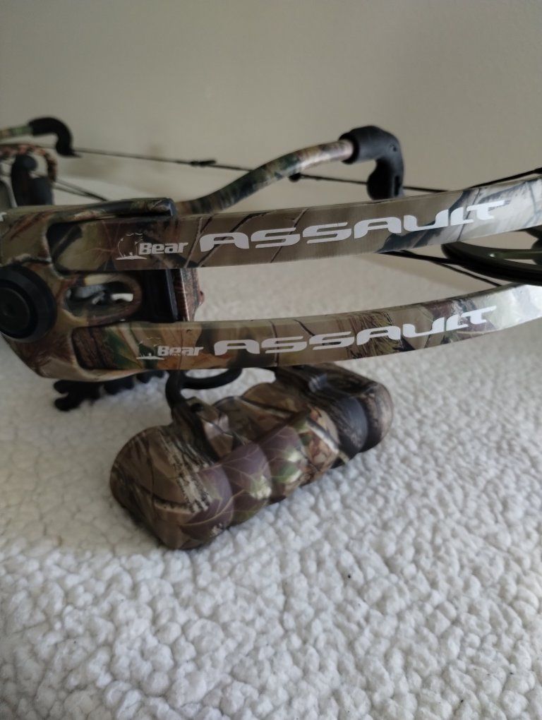 left hand=Bear Assault Compound bow