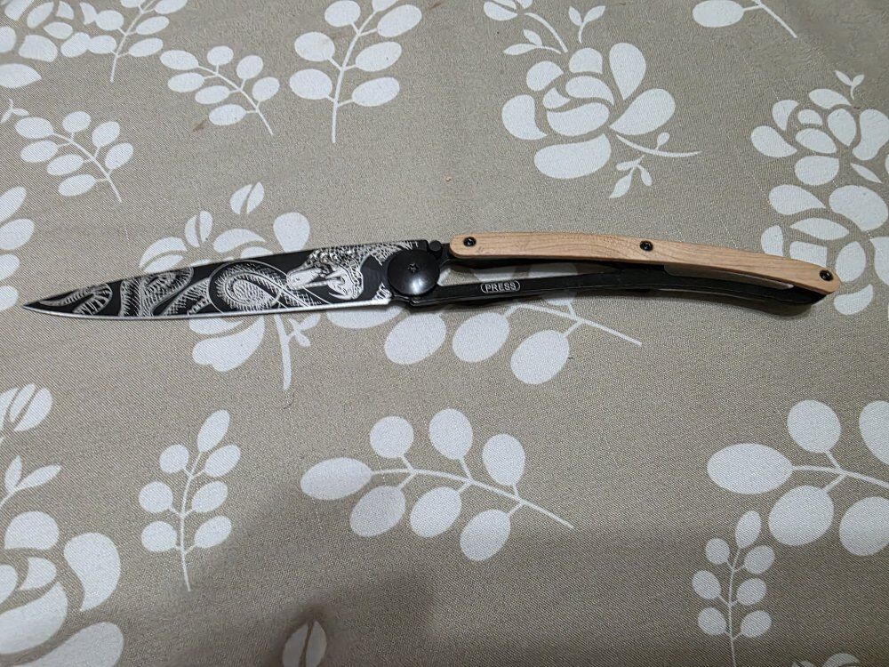 Deejo 37G Juniper Wood/Snake tattoo