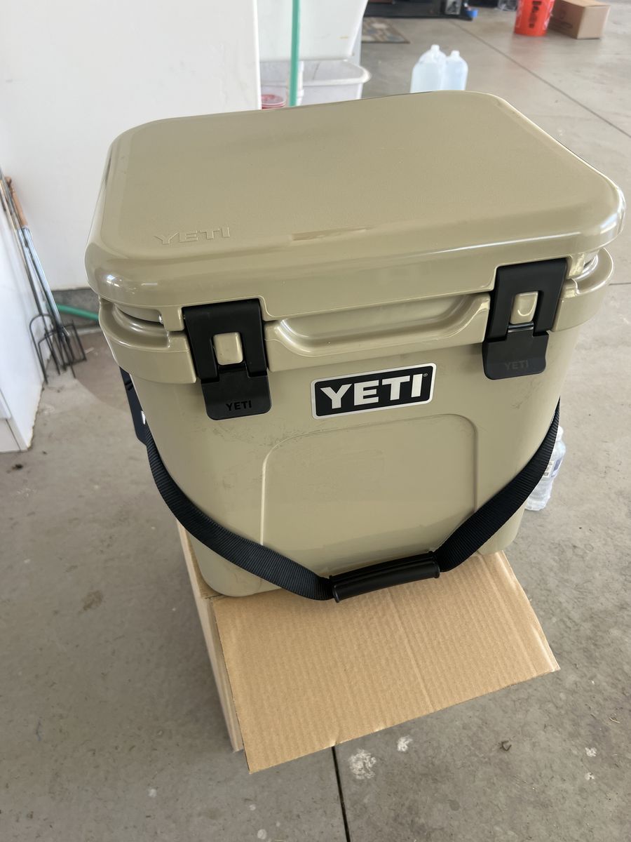 Yeti Roadie 24 Cooler Brand New In Box
