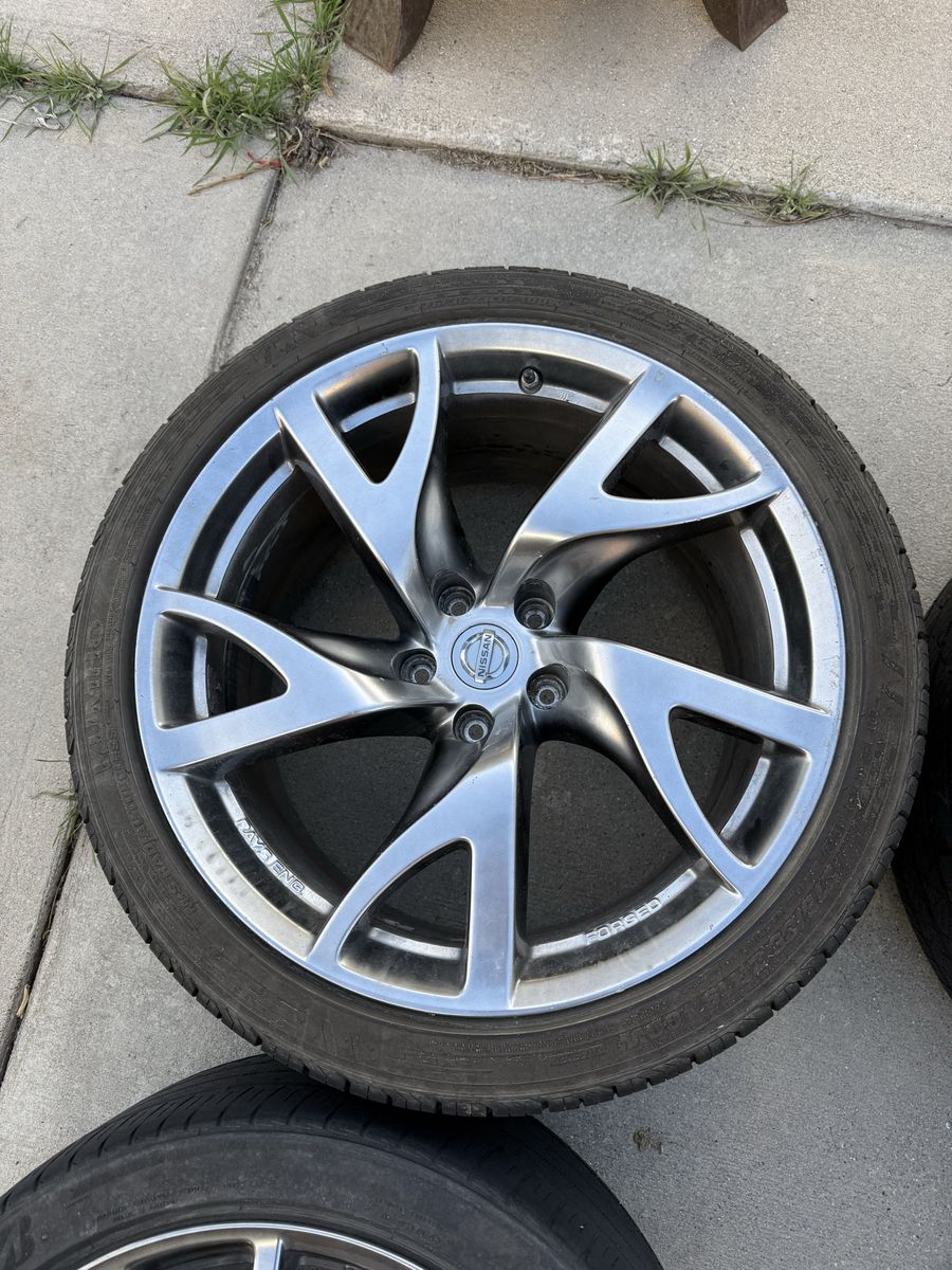 Nissan 370z ray wheels