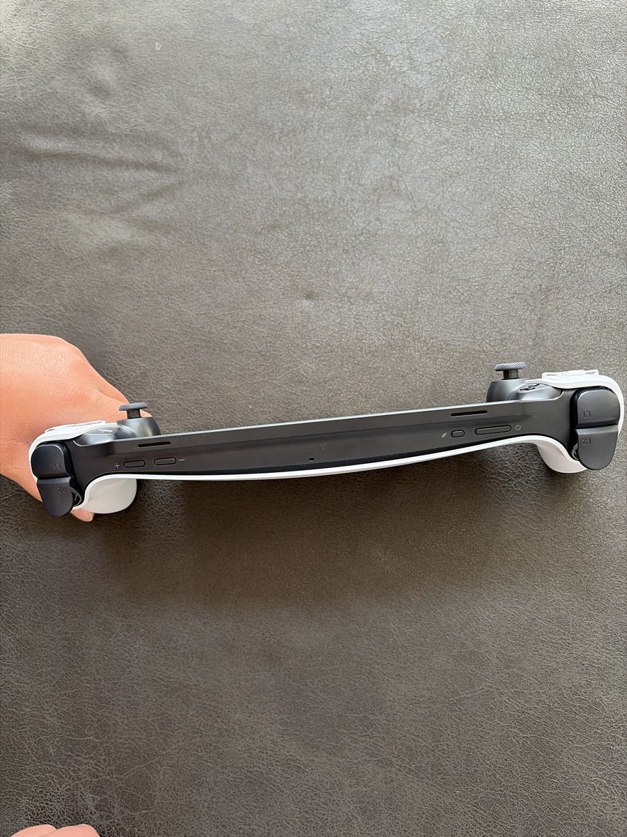 Main image 3
