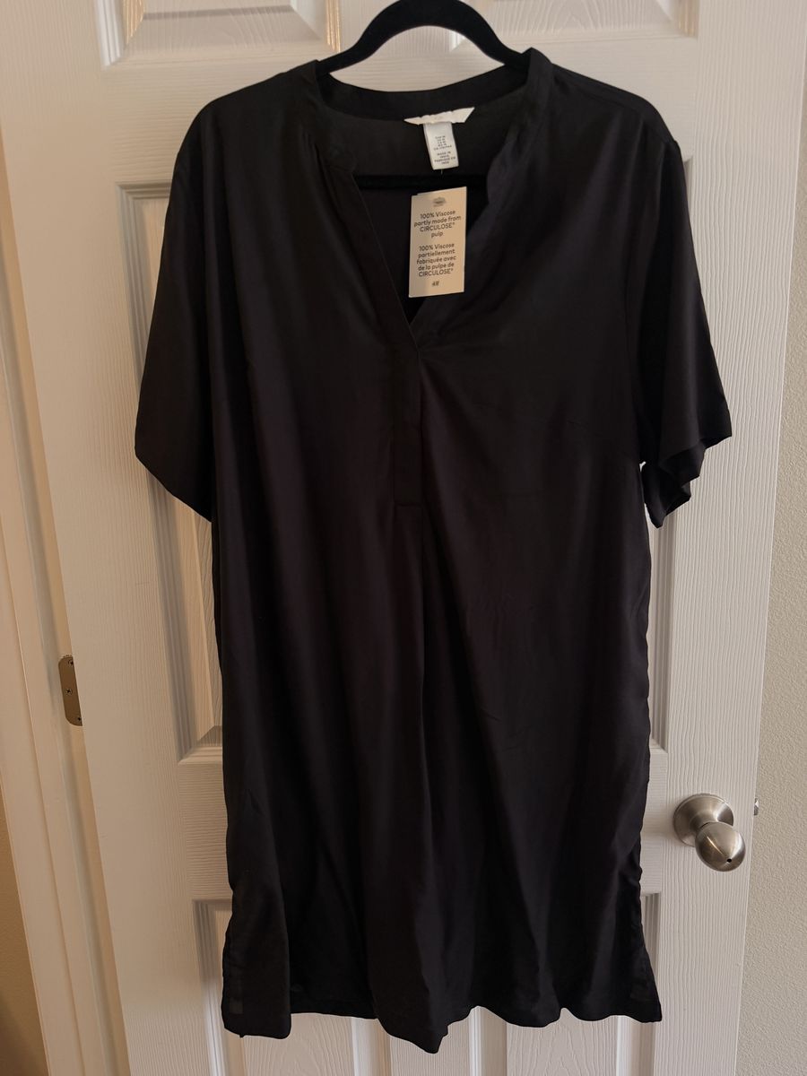 H&M Women's Size M Black Short Sleeve V-Neck Tunic Dress - NWT