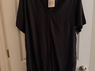 H&M Women's Size M Black Short Sleeve V-Neck Tunic Dress - NWT