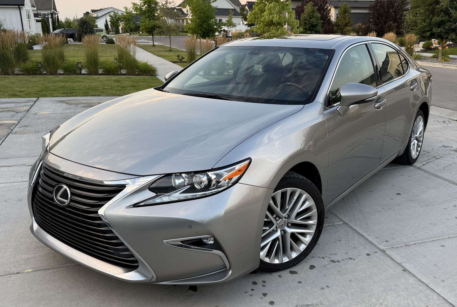 2016 Lexus ES Luxury