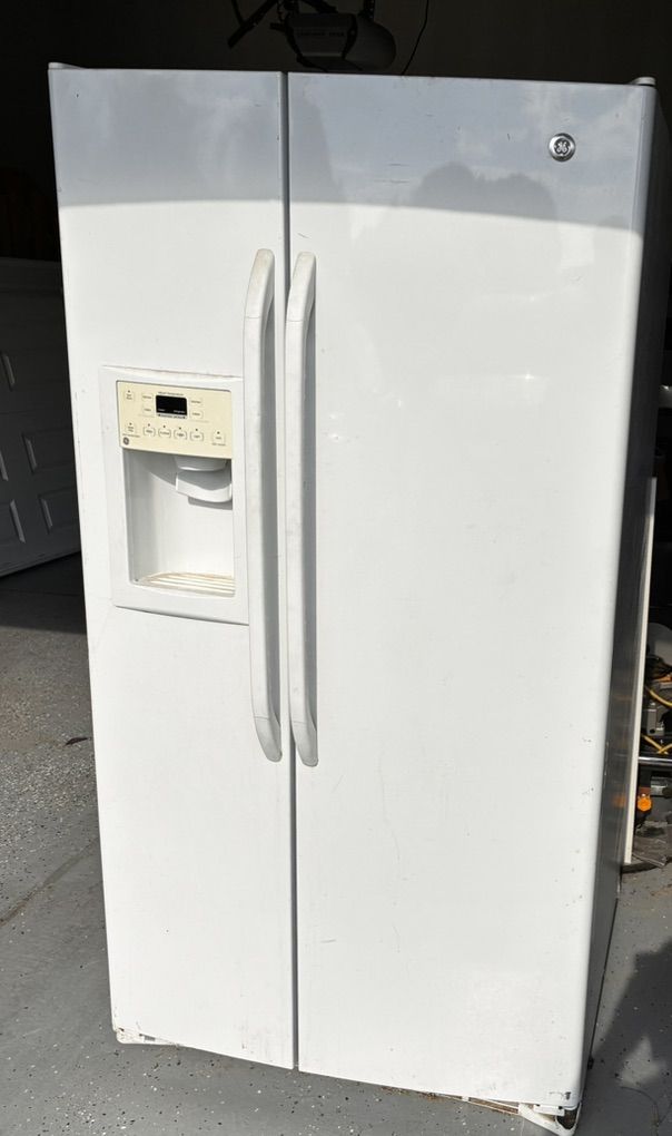 GE Side By Side Refrigerator