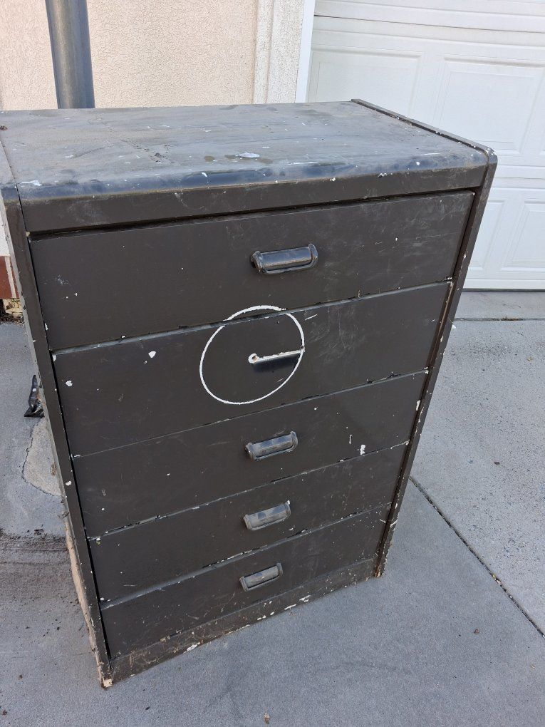 Workshop Chest of Drawers