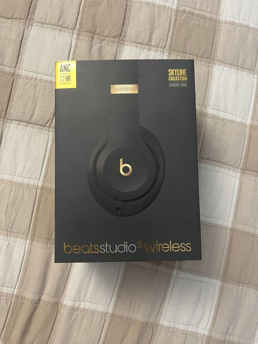 Beats Studio3 Wireless Headphones w/ Original Box & Case