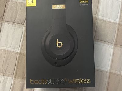 Beats Studio3 Wireless Headphones w/ Original Box & Case