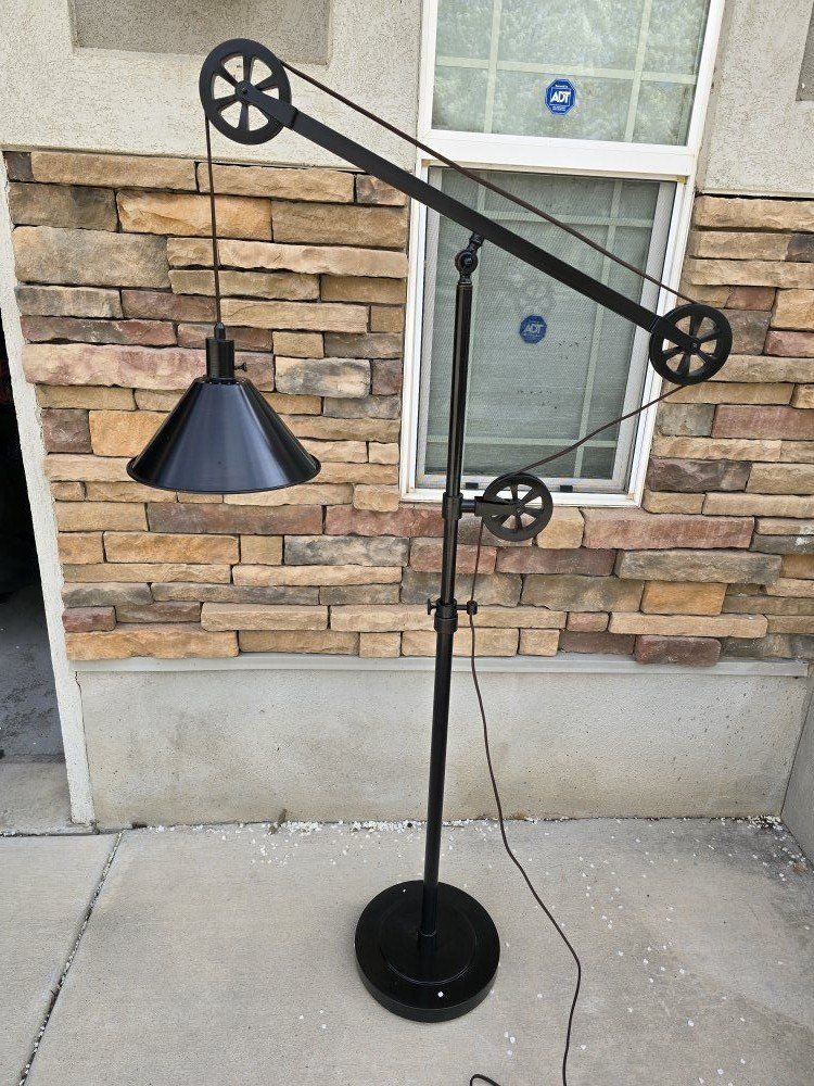 industrial Pulley Floor lamp
