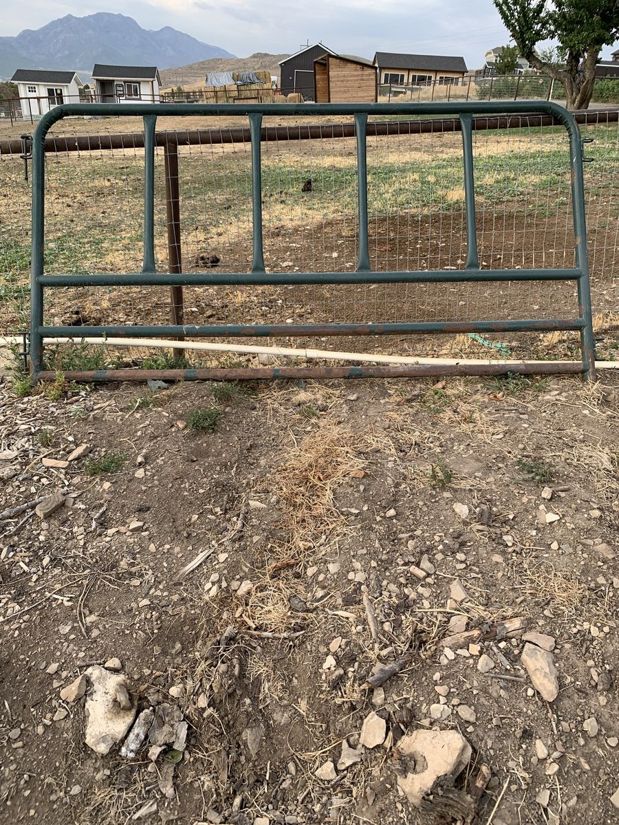 Feeder panel