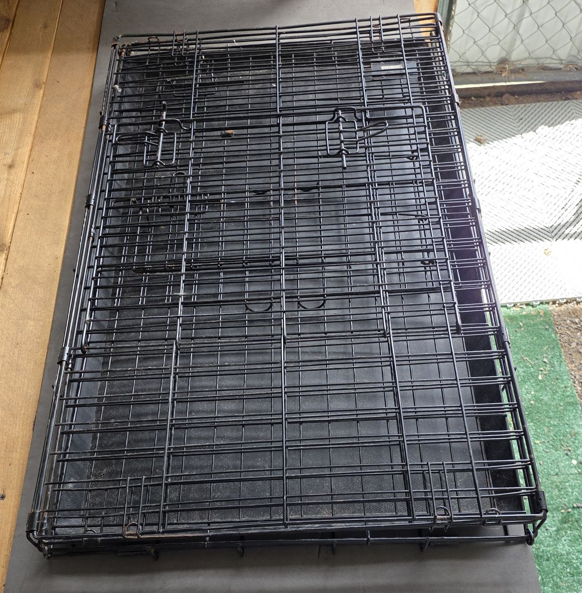 Pet Kennel Carrier Large 2 Door Double Latches Bottom Pan Nice