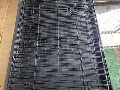 Pet Kennel Carrier Large 2 Door Double Latches Bottom Pan Nice