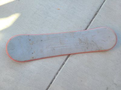 snowskate - snowboard meet skateboard