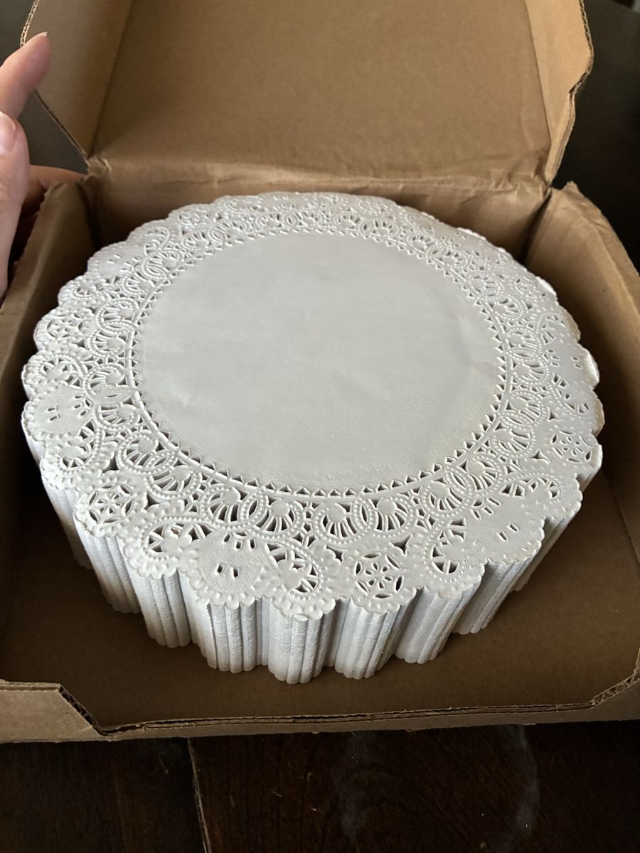 500 Normandy white paper doilie/ Doilies 8 inch, new,