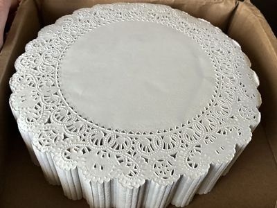 500 Normandy white paper doilie/ Doilies 8 inch, new,