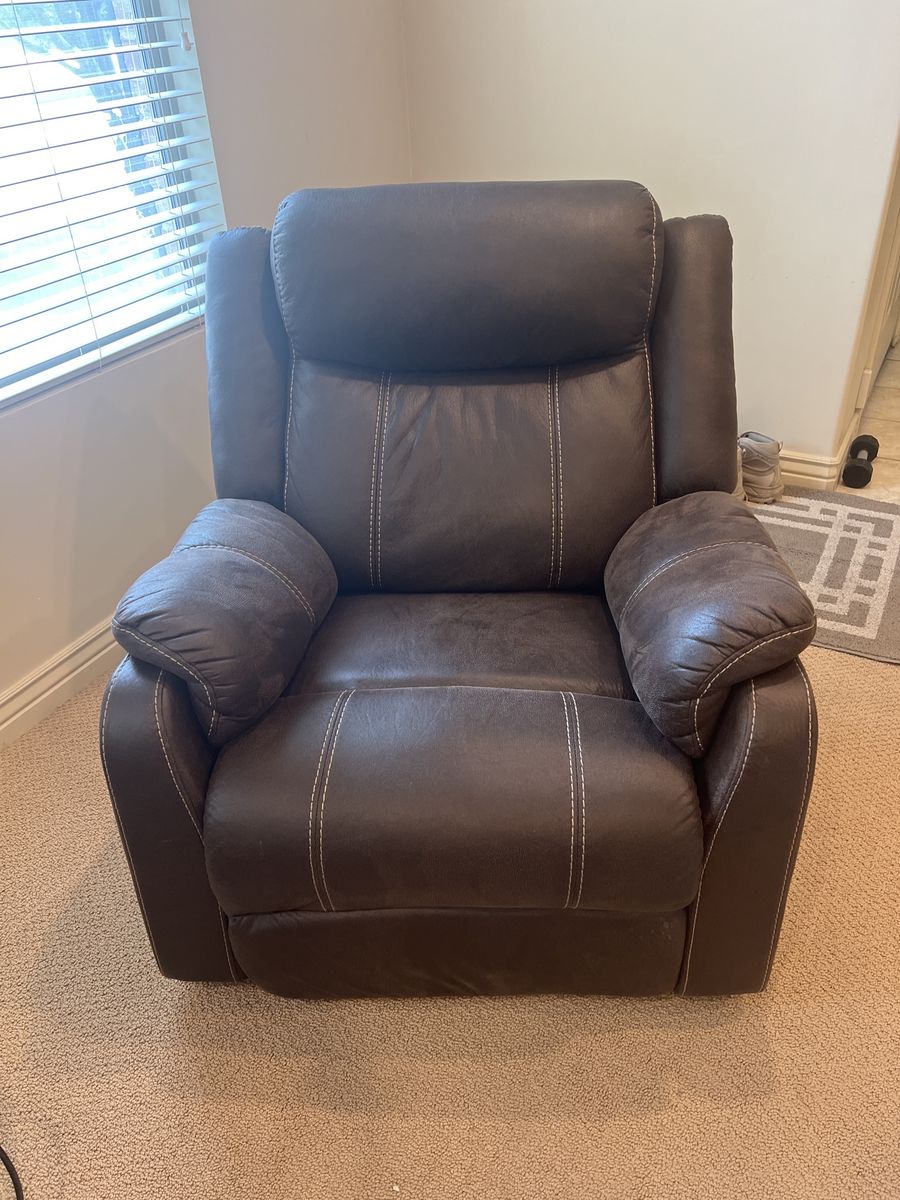 Free recliner chair