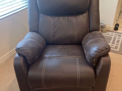 Free recliner chair