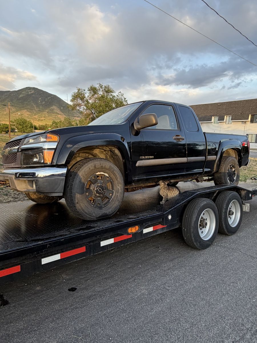 2004 Chevrolet Colorado z71 NEEDS ENGINE