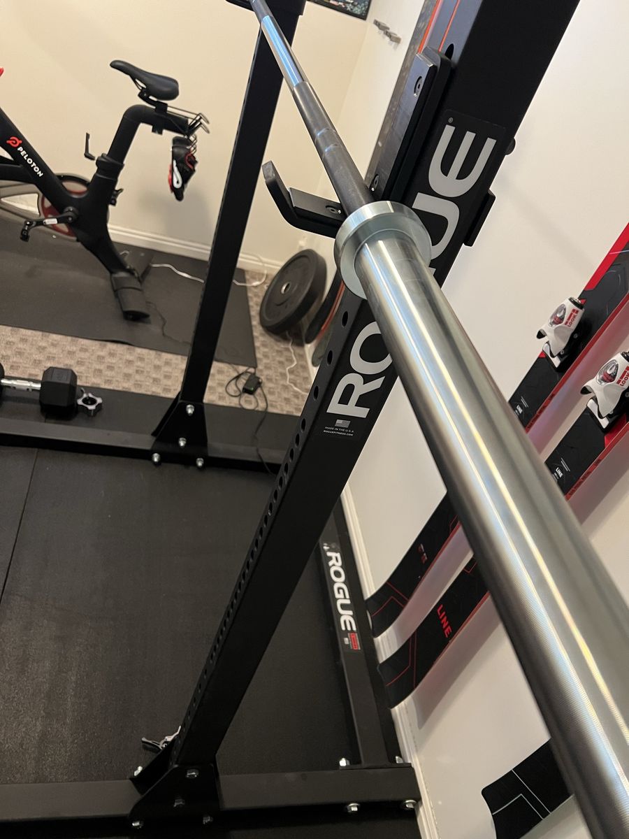 Rogue barbell, squat rack, bumper plates