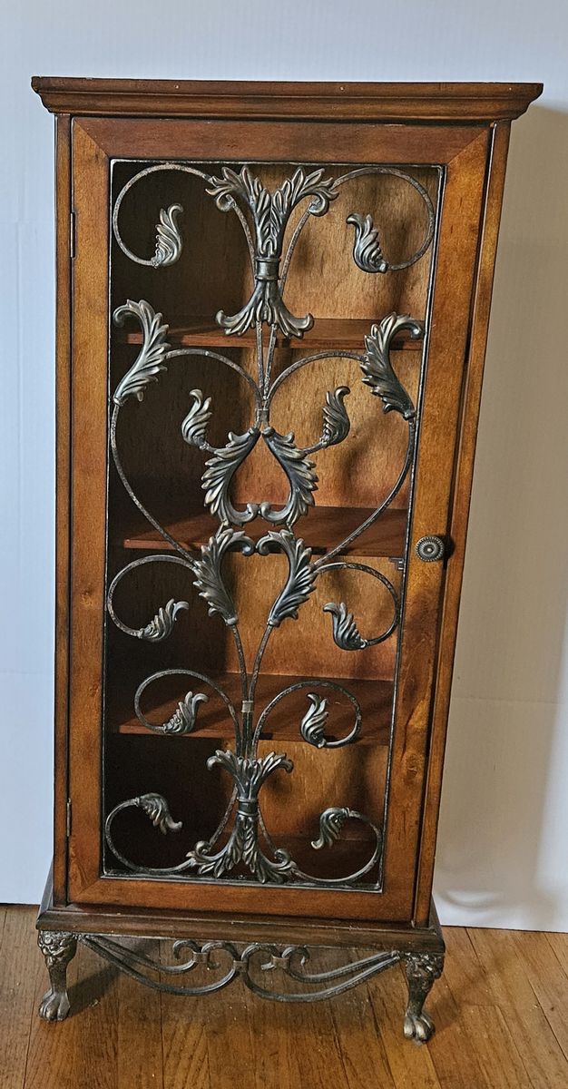 CD / DVD Cabinet