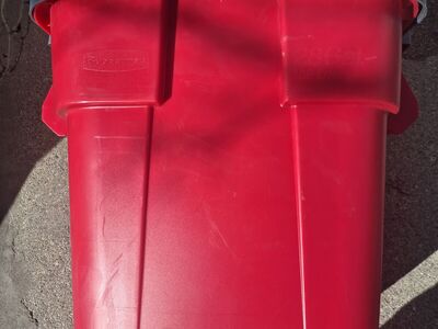 Storage Bin Rubbermaid 28 Gallon