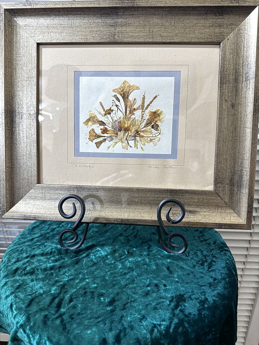 Beautiful Vintage Hand Made Art with Authentic Pressed 4 O'Clock Flowers in Picture Frame