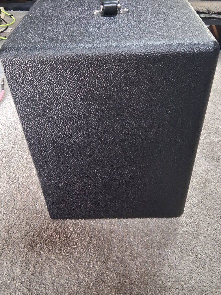 Main image 6