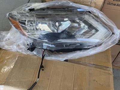 New Nissan Rogue Headlights (Pair) – 2017-2020